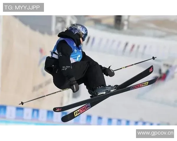 谷爱凌在雪盟联赛中国站夺金成功赛季首冠打破伤病阴霾重返巅峰