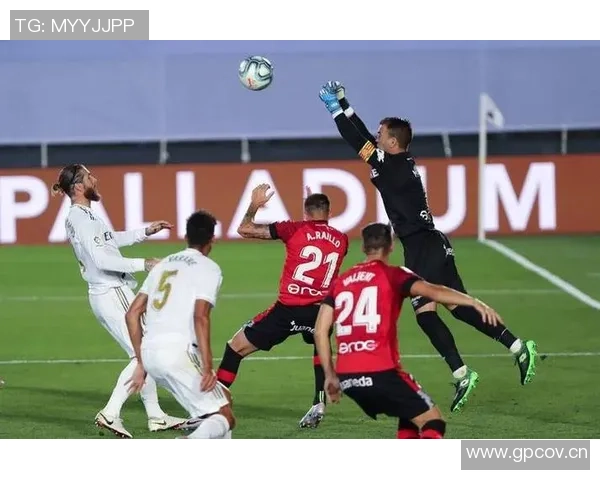 马洛卡与埃尔切的西甲保级大战谁能逆袭成功揭示生死存亡的关键时刻